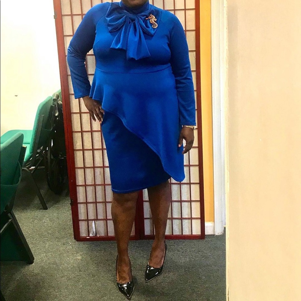 2x Blue dress
